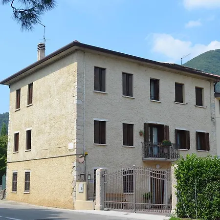 住宿加早餐酒店 鲜花住宿加早餐旅馆 Pove del Grappa